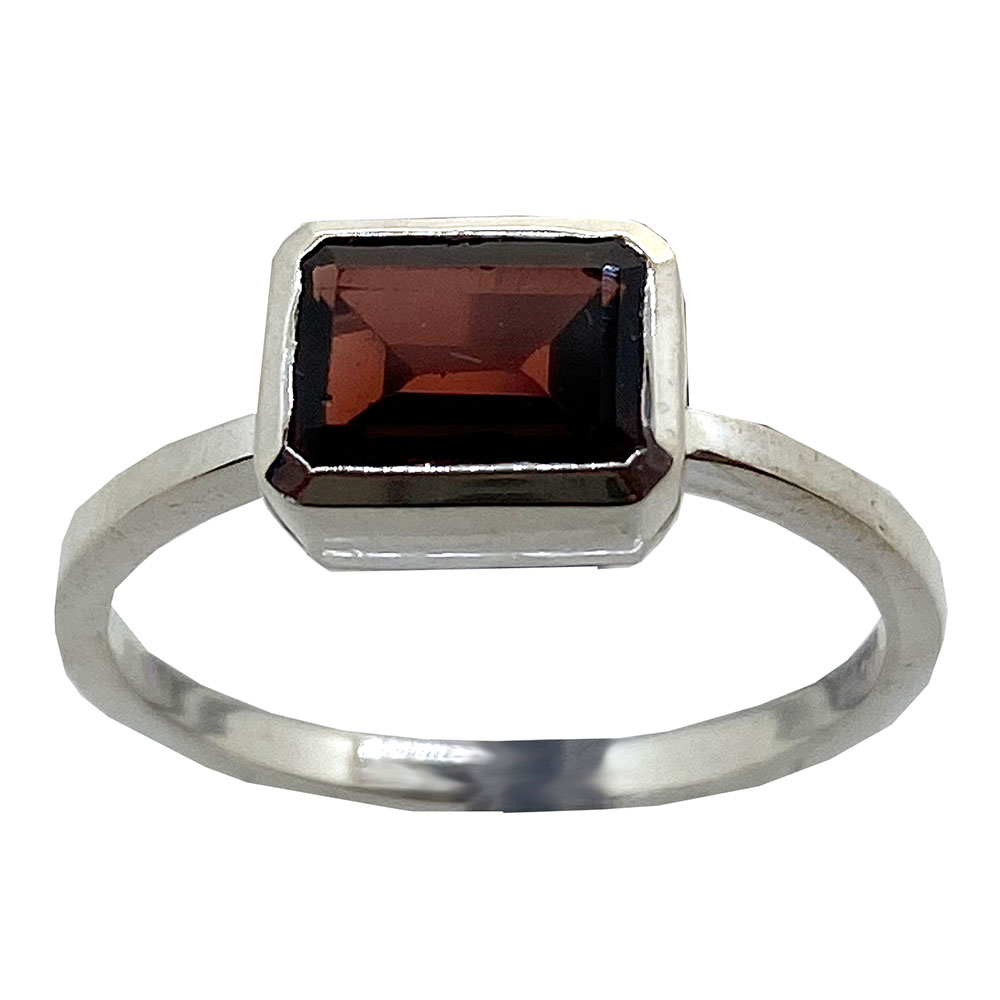 Garnet Rings | Maria Kenda Jewellery